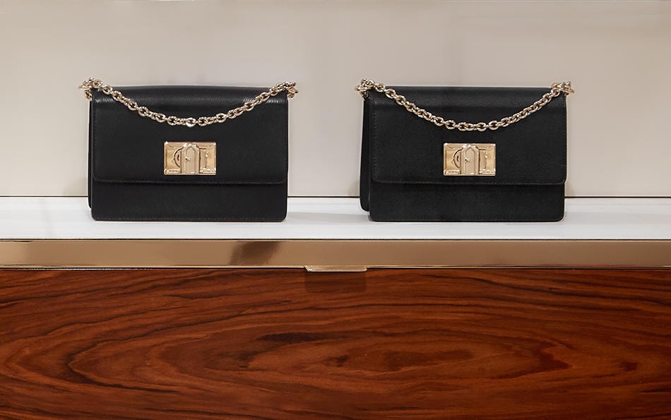 FURLA Аура Новосибирск